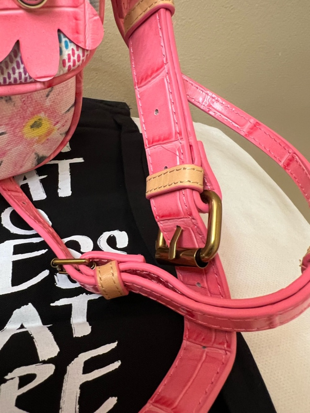 Kurt Geiger 3 ways Wear Appliqué Crossbody NWT - Picture 13 of 13